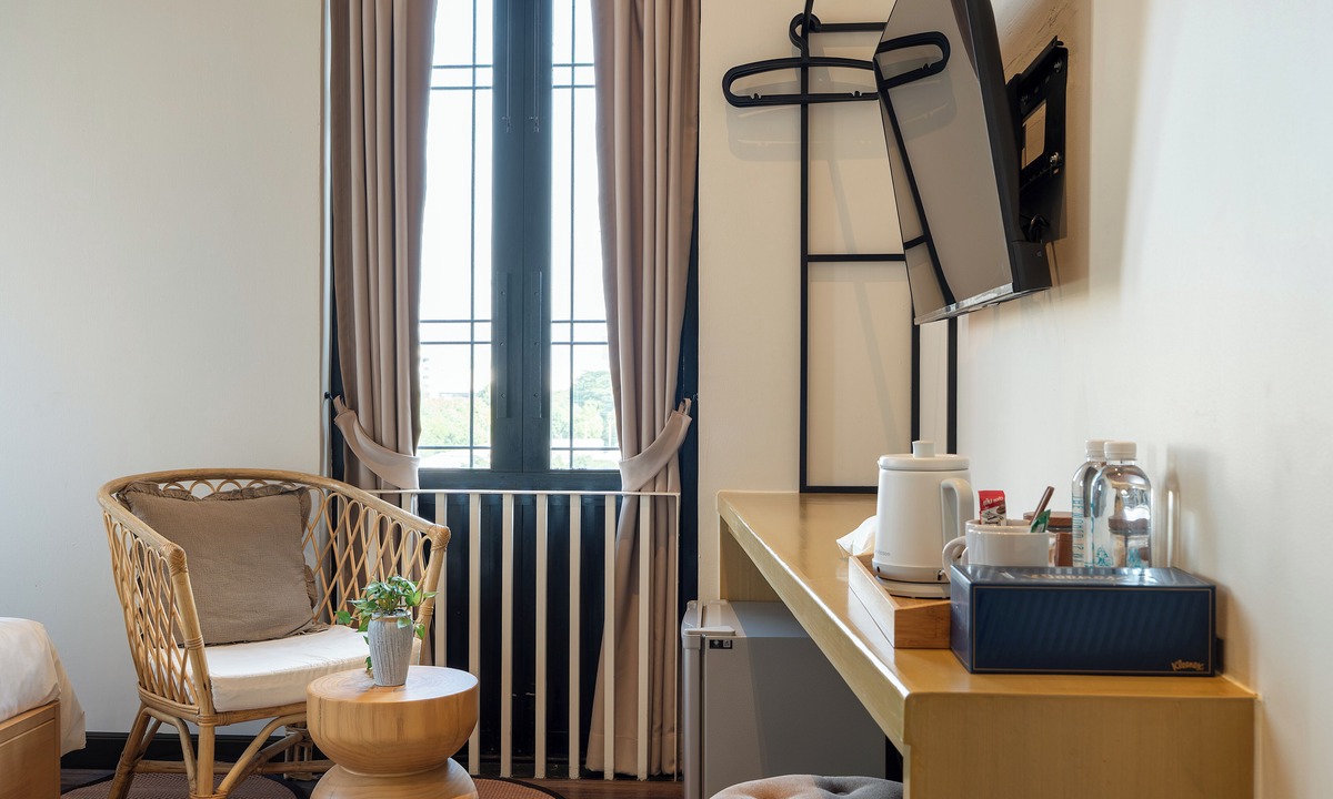 Rong Muang Hotel | Travis Samyan