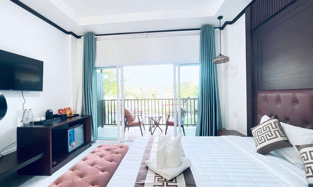 Vang Vieng Resort | Intimate Riverside Resort