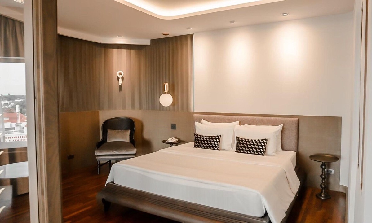 Samphao Lom Hotel | Krungsri River Hotel