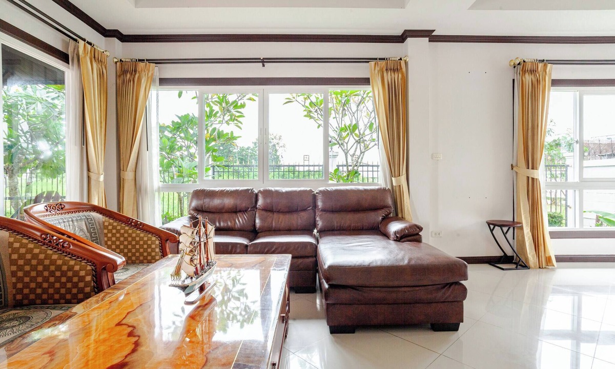 Central Pattaya Villa | Luxury Iconic Royal Boat Pool Villa North Pattaya