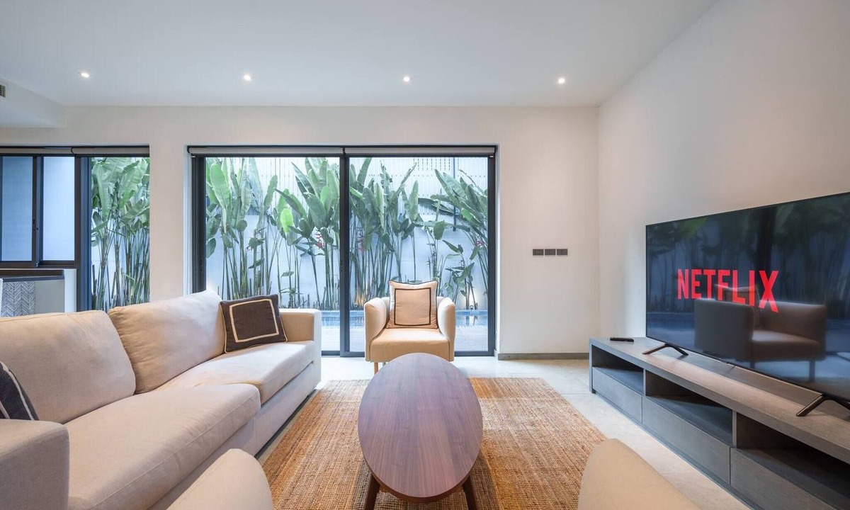 Khlong Tan Nuea Villa | Monochrome designer pool Villa