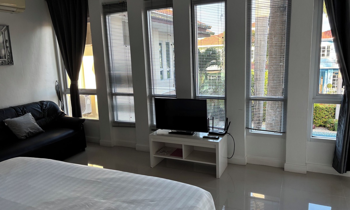 Na Kluea Villa | khun mai villa