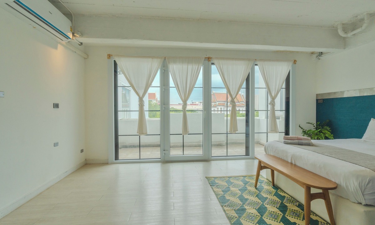 Chana Songkhram Hotel | The Local Khaosan Bangkok