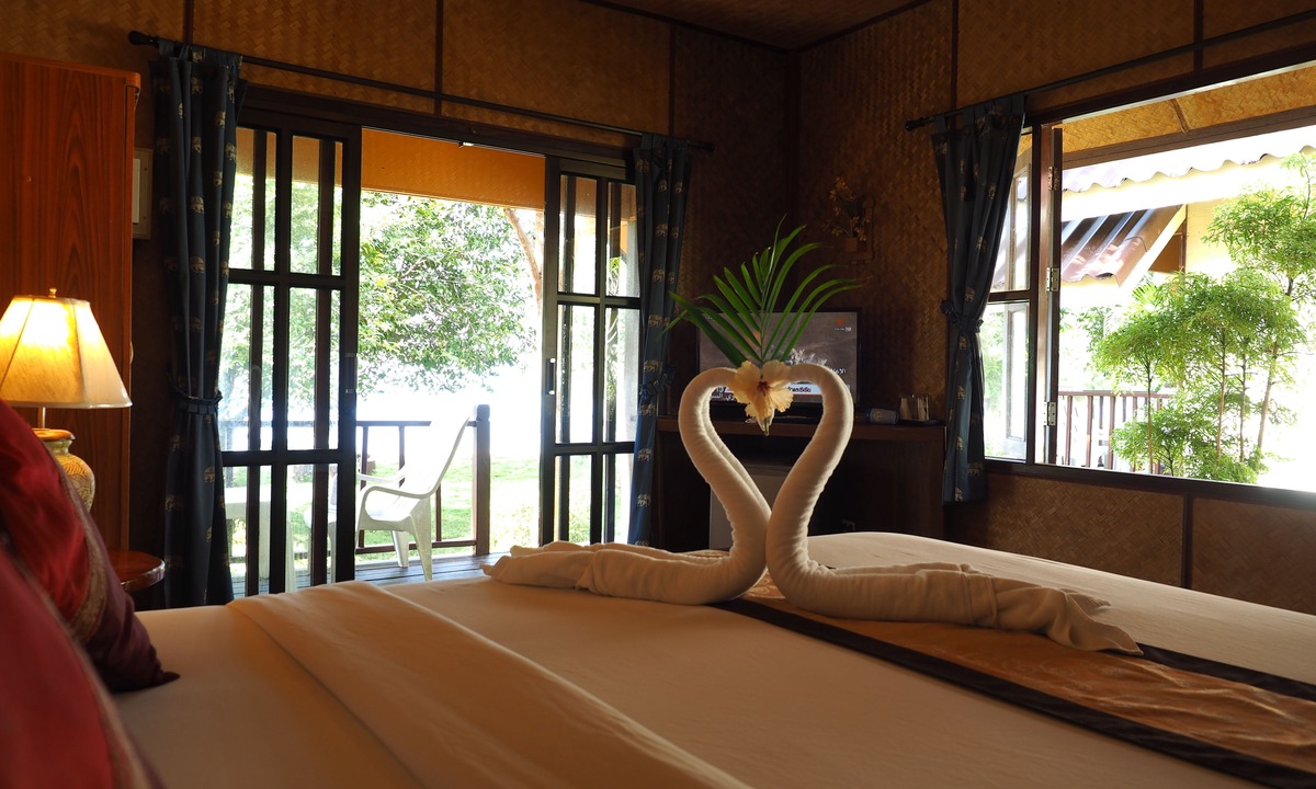 Bai Lan Resort | Bailan Beach Resort