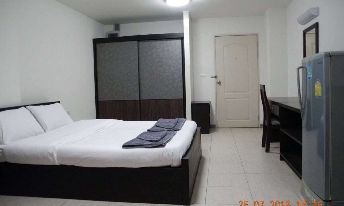 Chom Phon Hotel | PMTK Residence