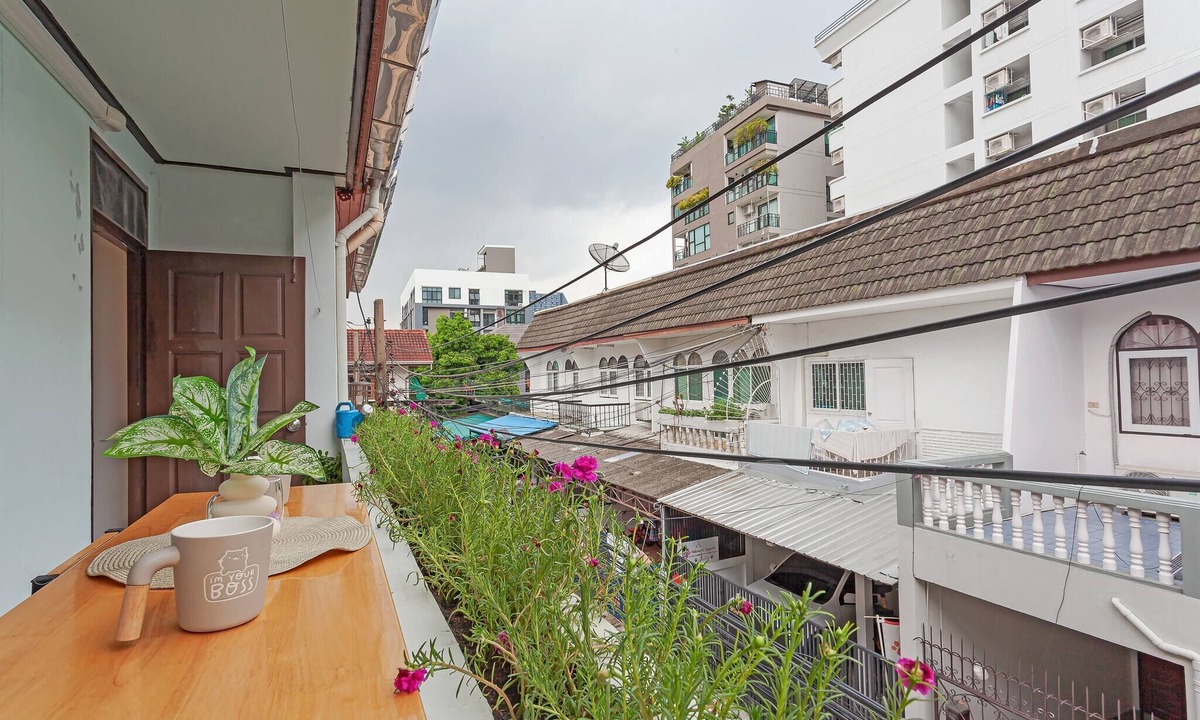 Phra Khanong House | Coco's Townhouse BTS Onnut 350 Meters 3br3bth
