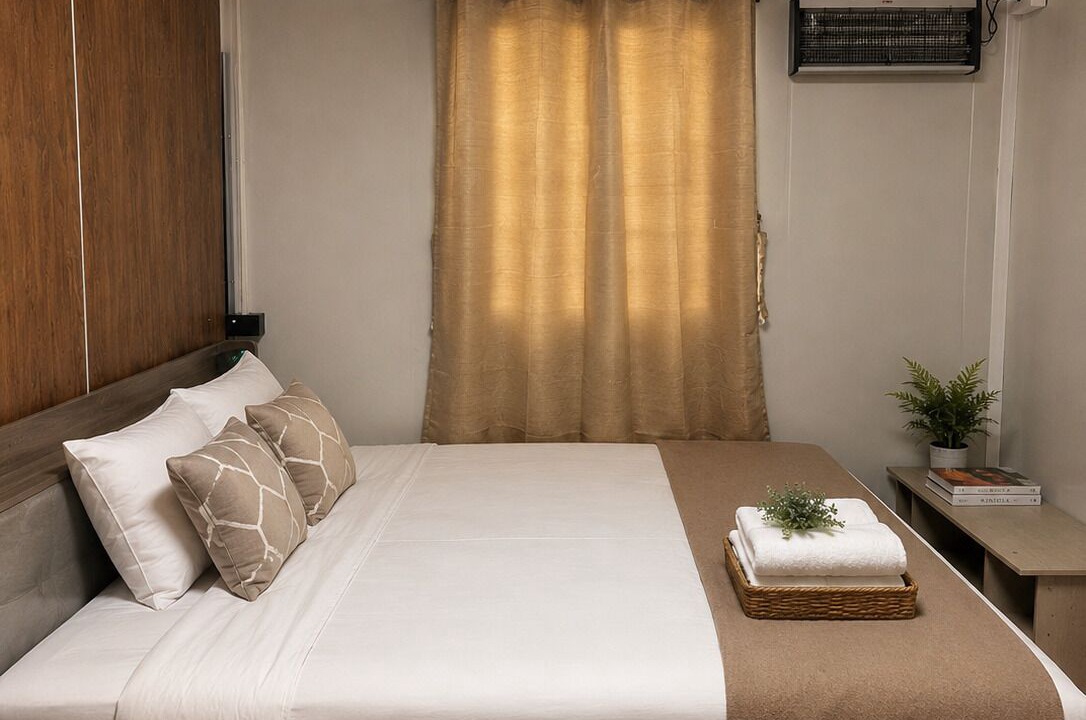 Racha Thewa House | Near BKK Homestay Airport