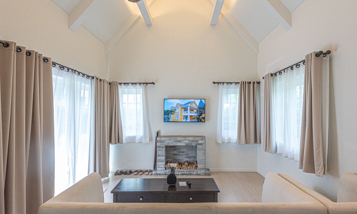 Sanamchai Hotel | Peggy's Cove Resort