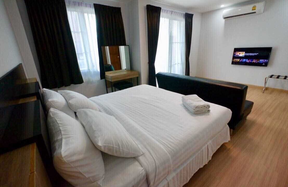 Sri Phum House | Basic Line Home in Chiang mai in the old Town, 4 Bed Rooms, 5 Bath Rooms, Kichen