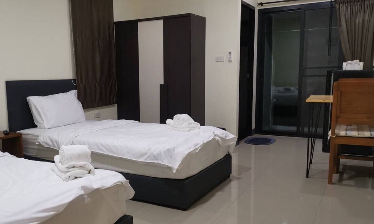 Krathum Baen Apartment | C Park
