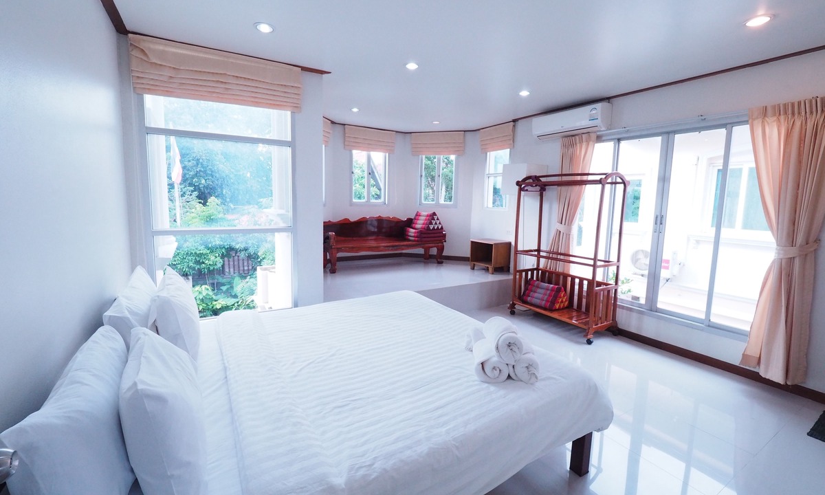 Phu Khao Thong Villa | Kamalar Palace Longstay house