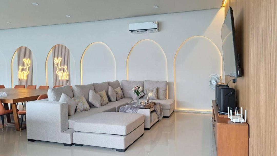 Na Kluea Villa | Revana