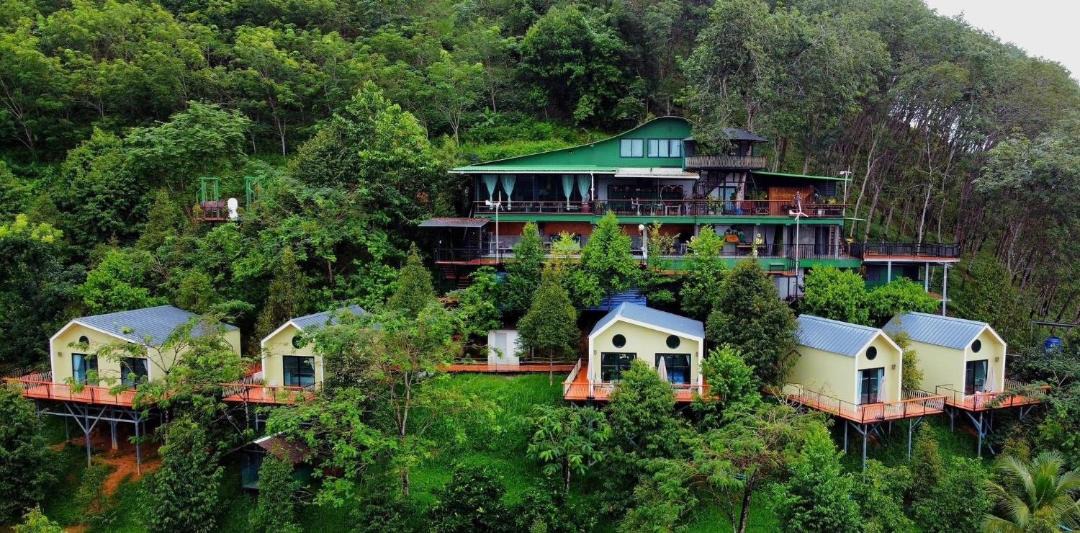Takua Thung Hotel | Two Tree Cafe At Suanmuangthong