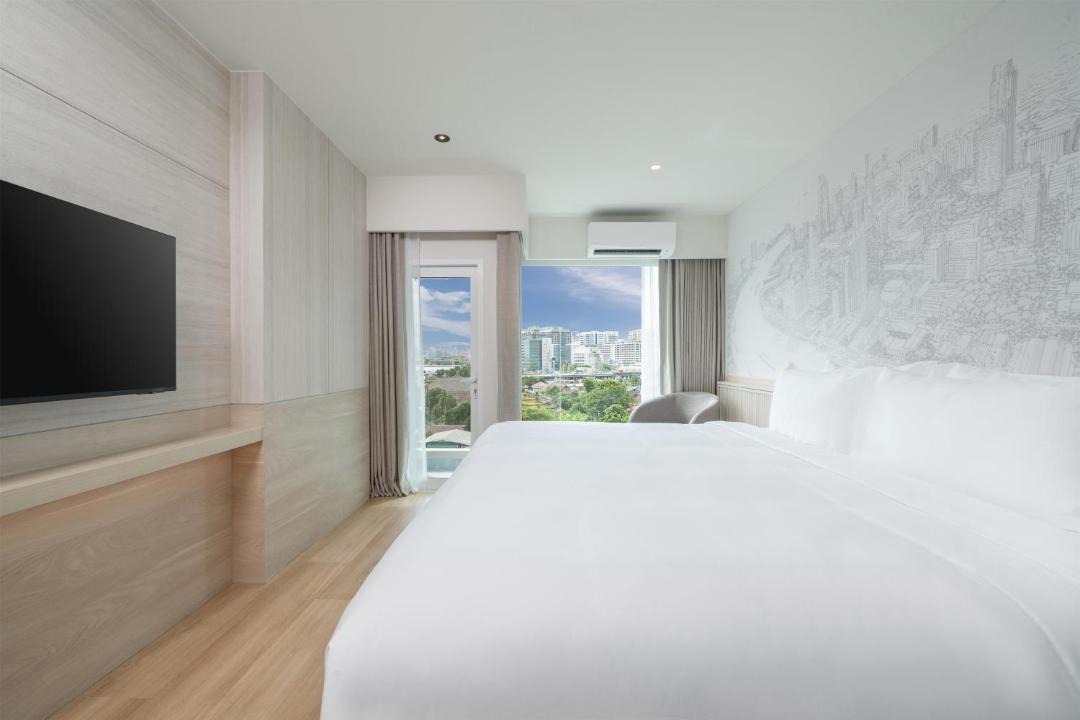 Arun Amarin Hotel | SureStay by Best Western Siriraj Bangkok