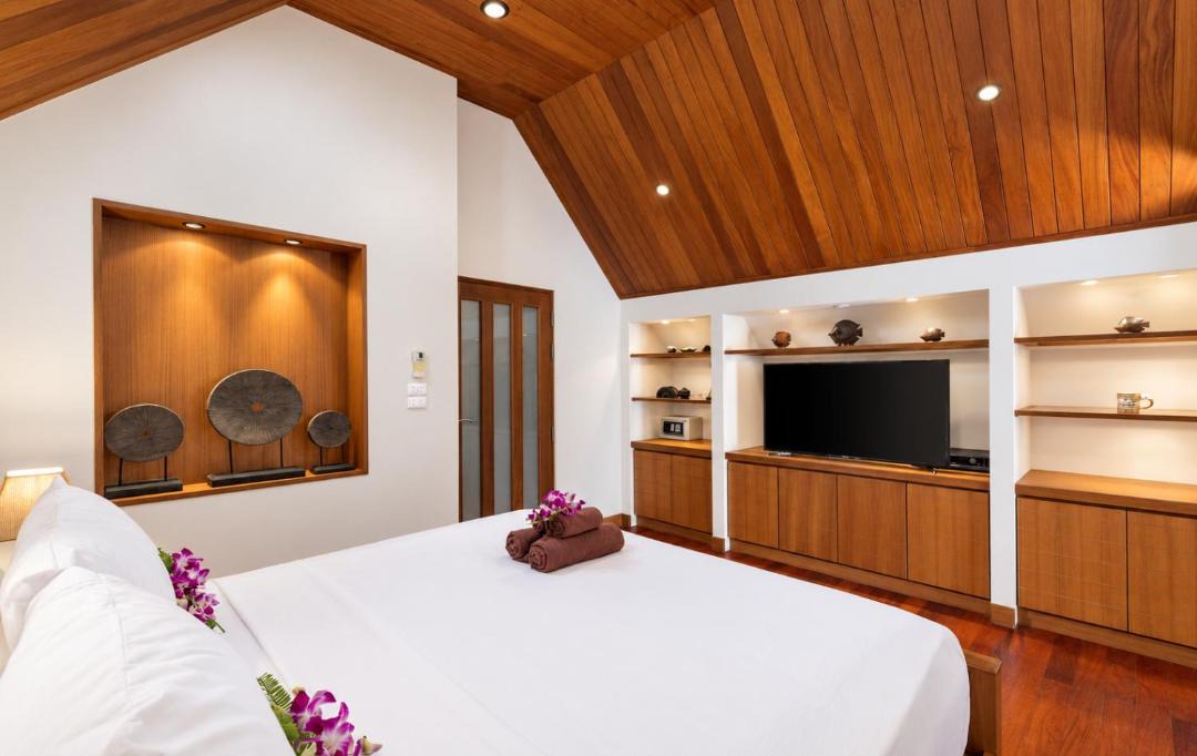Patong Villa | Beachfront Kalim Beach Villa