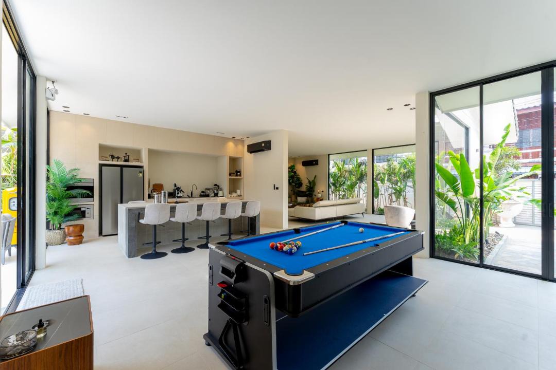 Old City Villa | VORA RETREAT- 8 bedrooms I Old City I Daily Maid