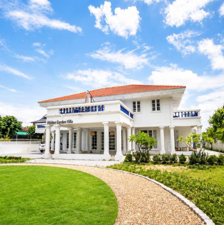Chiang Mai Bed & Breakfast | Hidden Garden Villa and Cafe