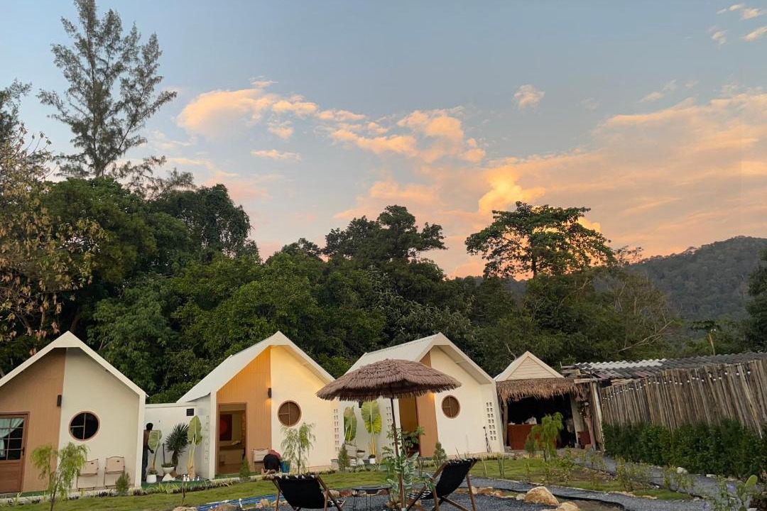 Samut Sakhon Hotel | Chamin Longbeach Bungalow