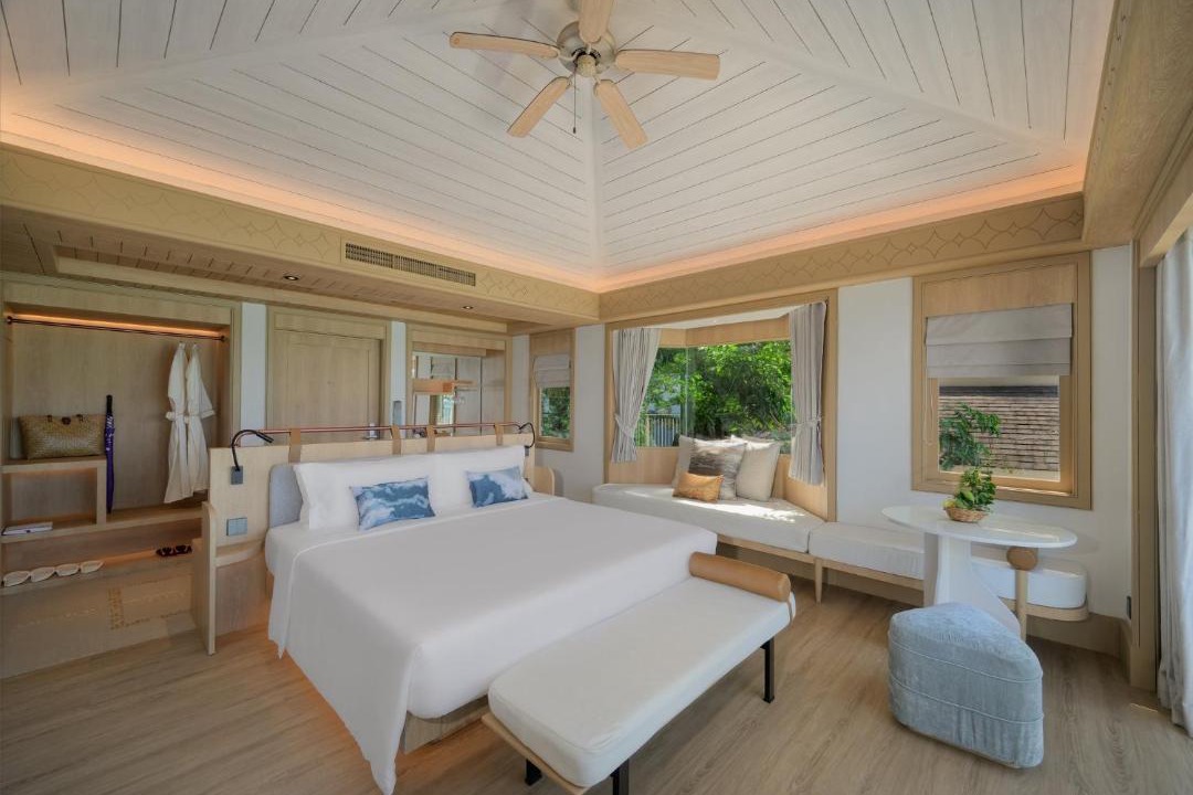 Ko Phi Phi Hotel | Centara Villas Phi Phi Island - Free round-trip shared speedboat transfer for stays of 5 nights or more, plus a free3-hour Bamboo Island trip for stays of 3 nights or longer