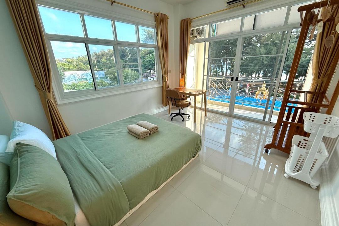 Ban Phe Apartment | Coastal Nomad Ocean View Stay - 1 or 2 Rooms