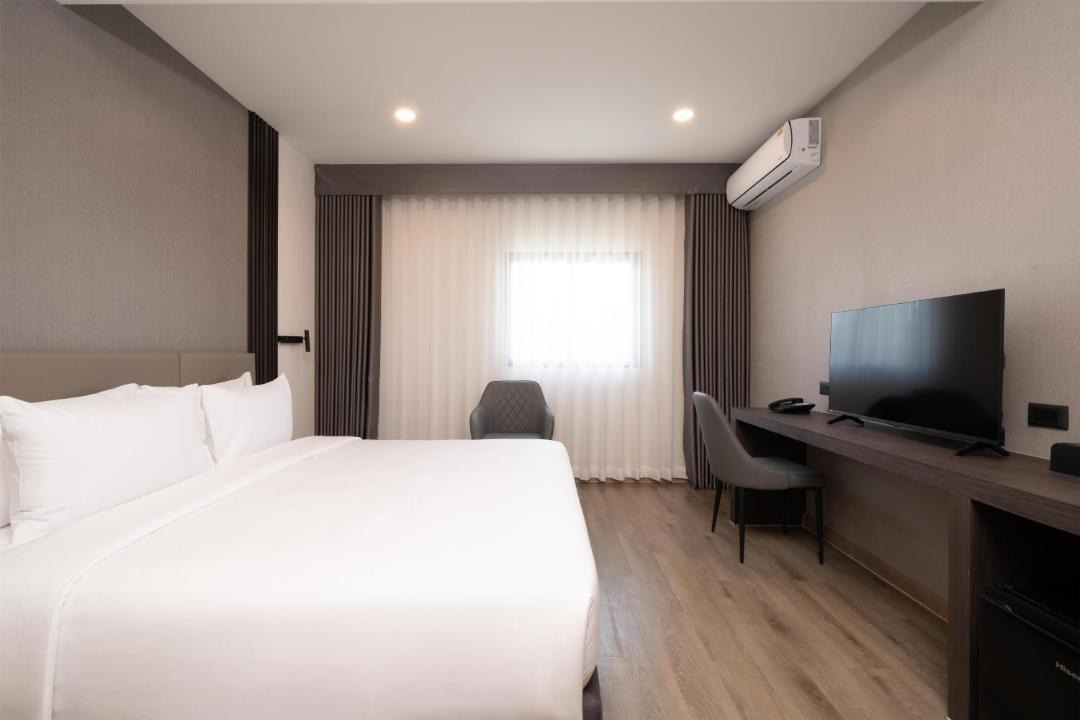 Suan Luang Hotel | SureStay Plus by Best Western Ramkhamhaeng Airport Rail Link Bangkok