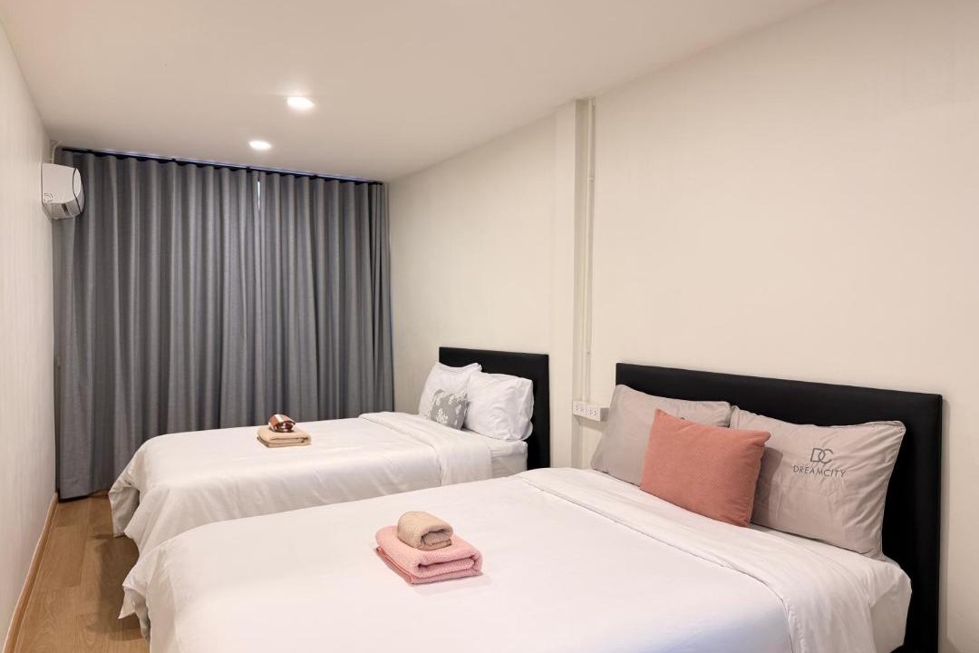 Thanon Phetchaburi Villa | Serenova Hotel Siam Paragon, Bangkok