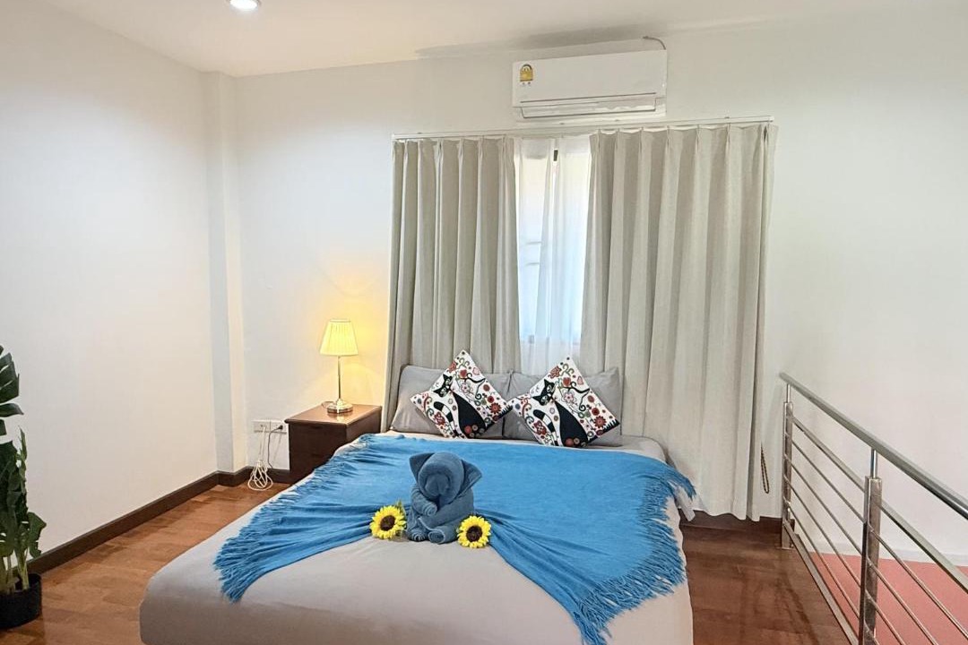 Wua Lai Villa | Yellow House Garden Pool Villa