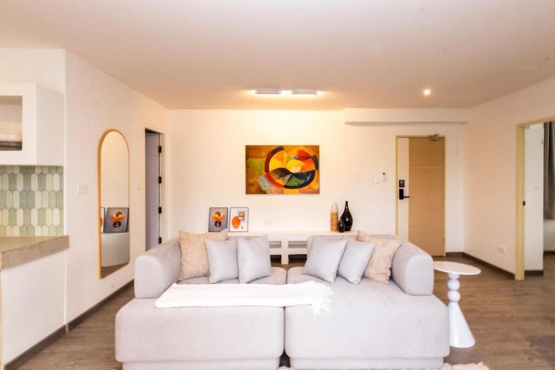 Thung Maha Mek Apartment | 2 Bedrooms for 4 Guests with Terrace in the Heart of Sathorn