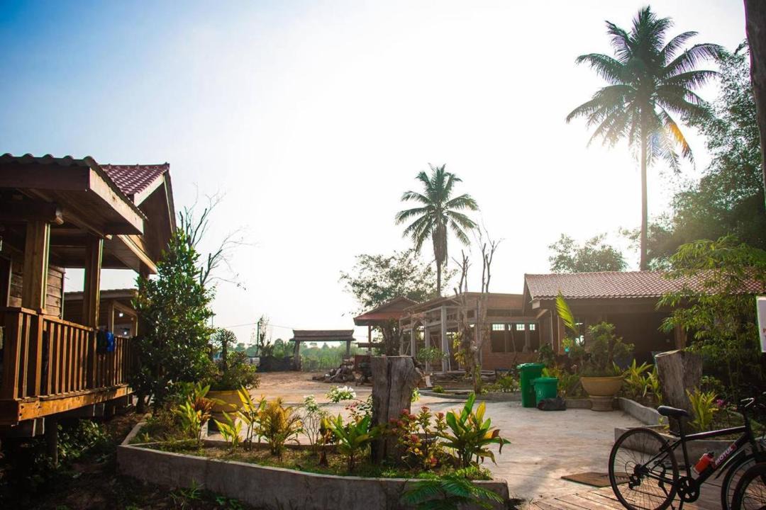 Chi Phat Cabin | Chi Phat River lodge