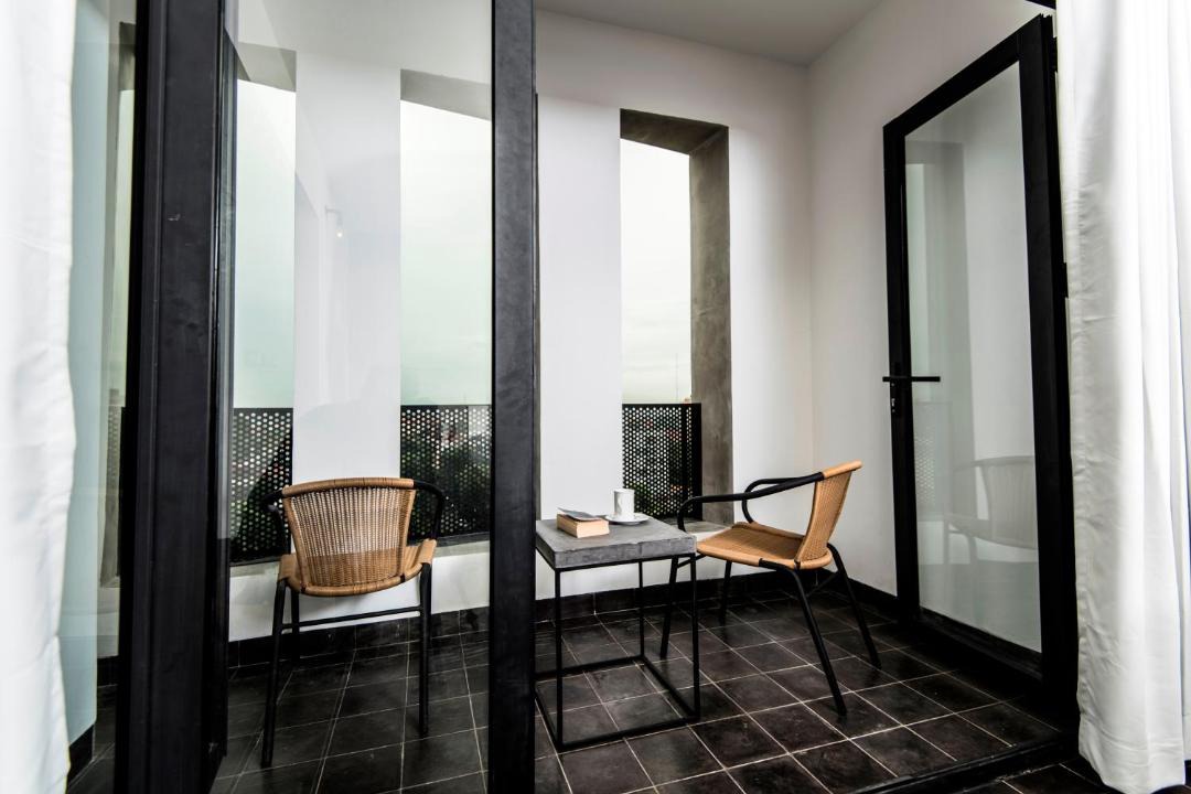 Daun Penh Hotel | Aquarius Hotel and Urban Resort