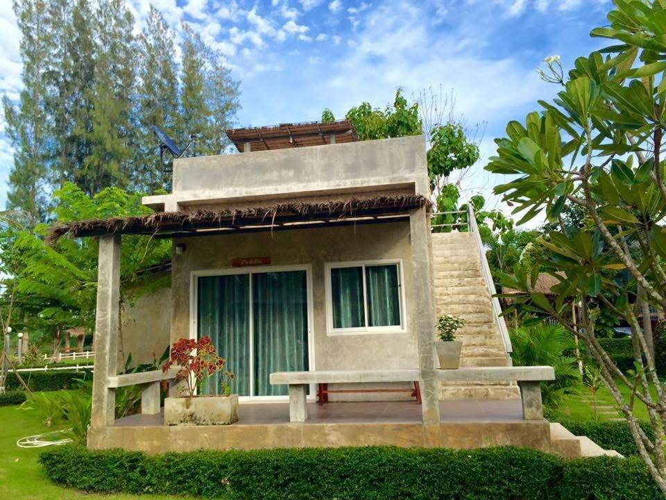 Ban Kha Resort | บ้านไร่แสงเดือน รีสอร์ท