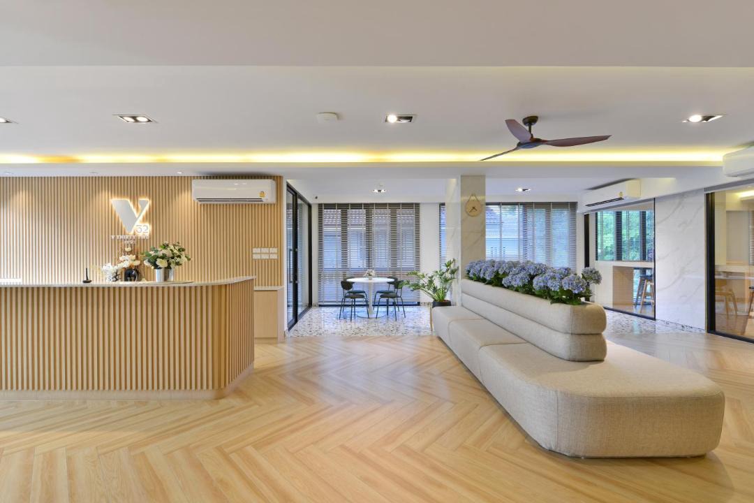 Chan Kasem Hotel | V32 Hotel