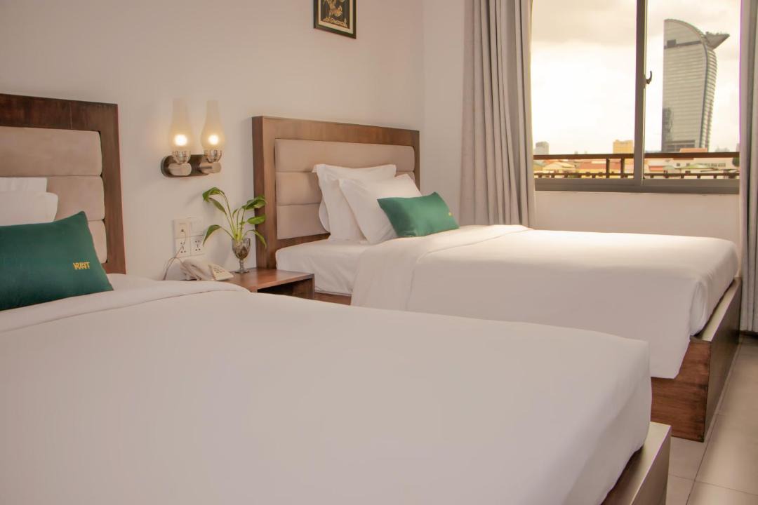 Daun Penh Hotel | Vrest Hotel