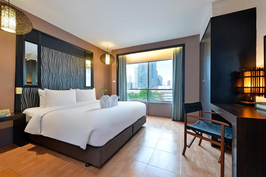 Ratchathewi Hotel | Royal View Resort - Rang Nam