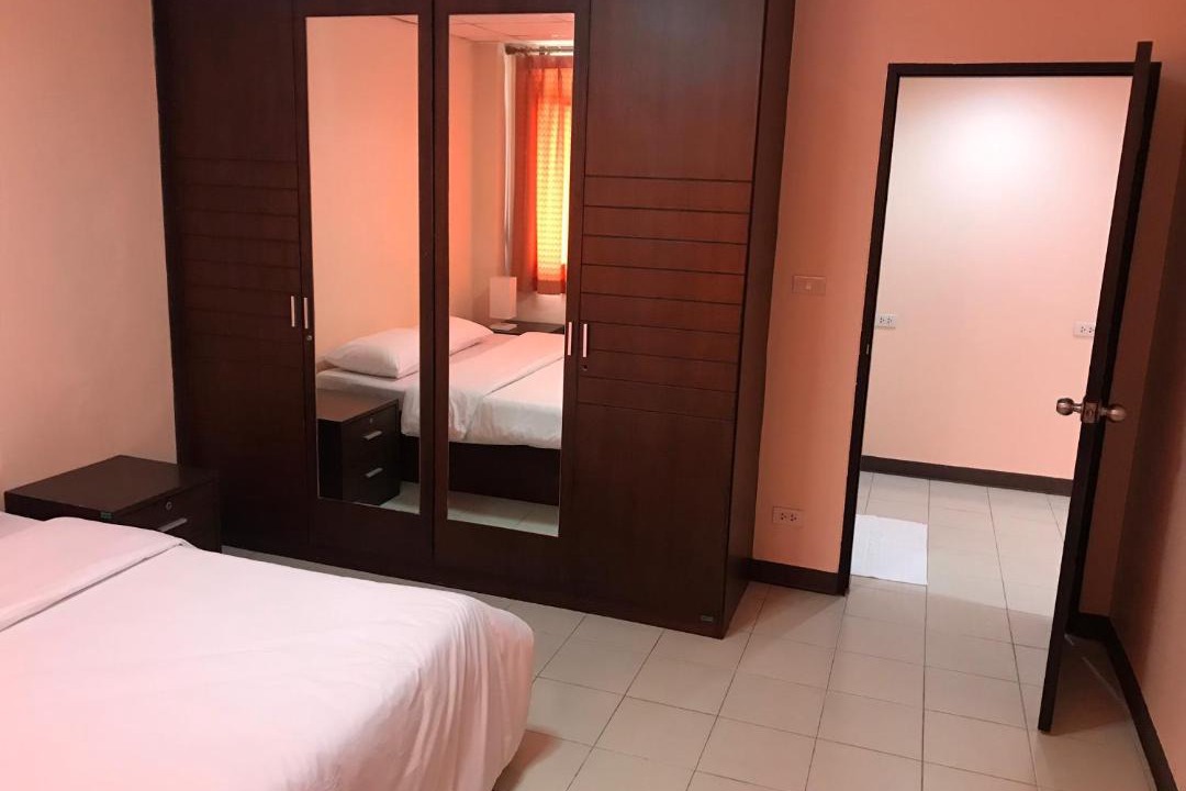 Bang Kapi Apartment | De Junction House