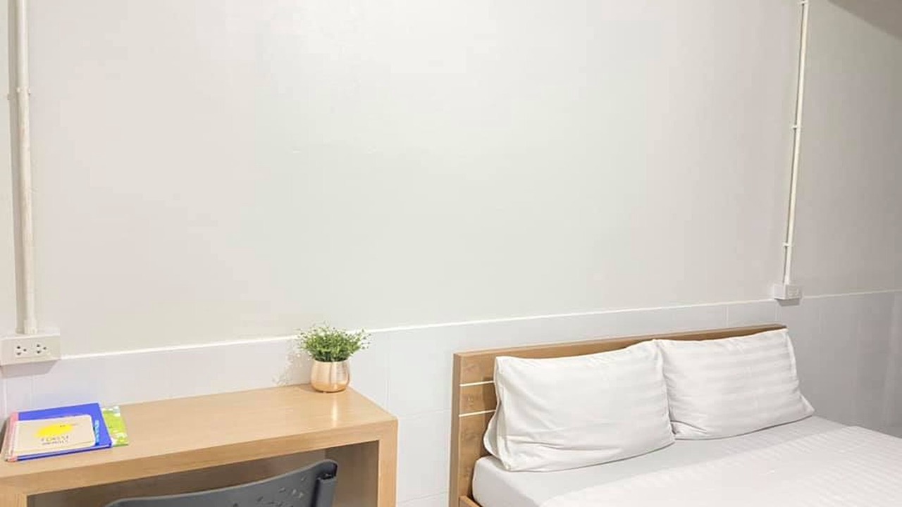 Photo of Bedroom in Khanna Yao