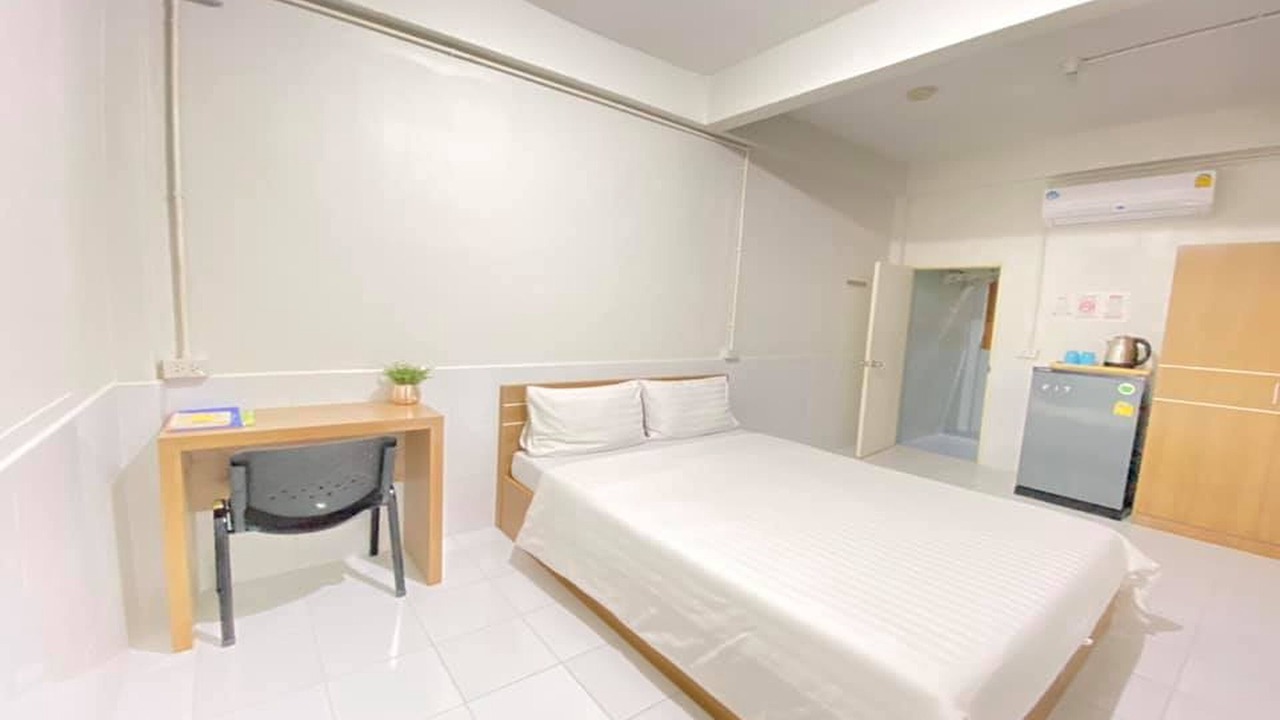 Photo of Bedroom in Khanna Yao