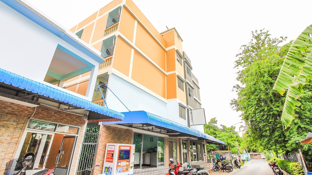 Photo of Outdoor in Khanna Yao