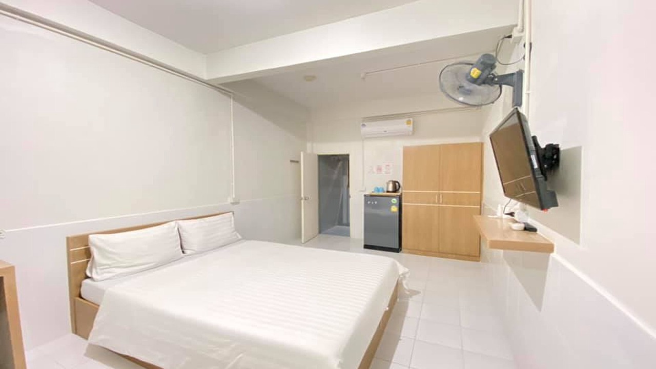 Photo of Bedroom in Khanna Yao