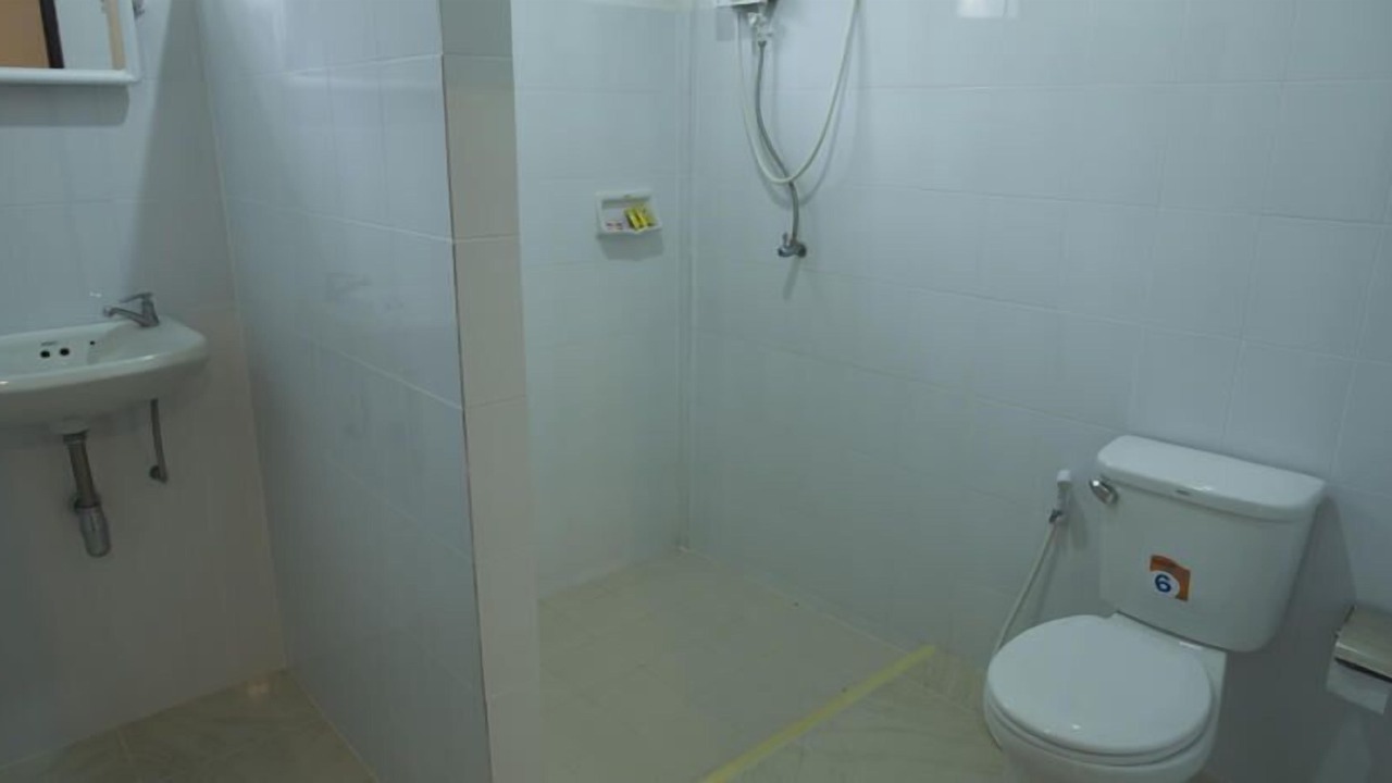 Photo of Bathroom in Khuekkhak