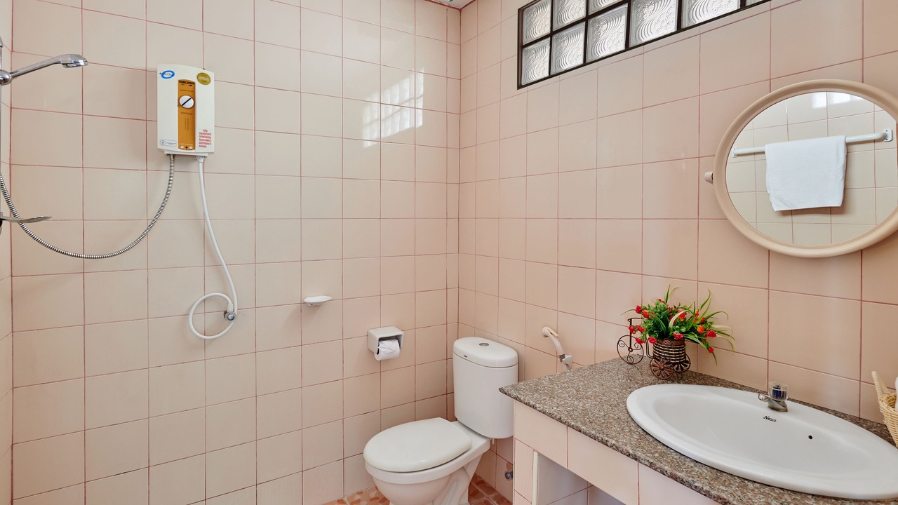 Photo of Bathroom in Maret