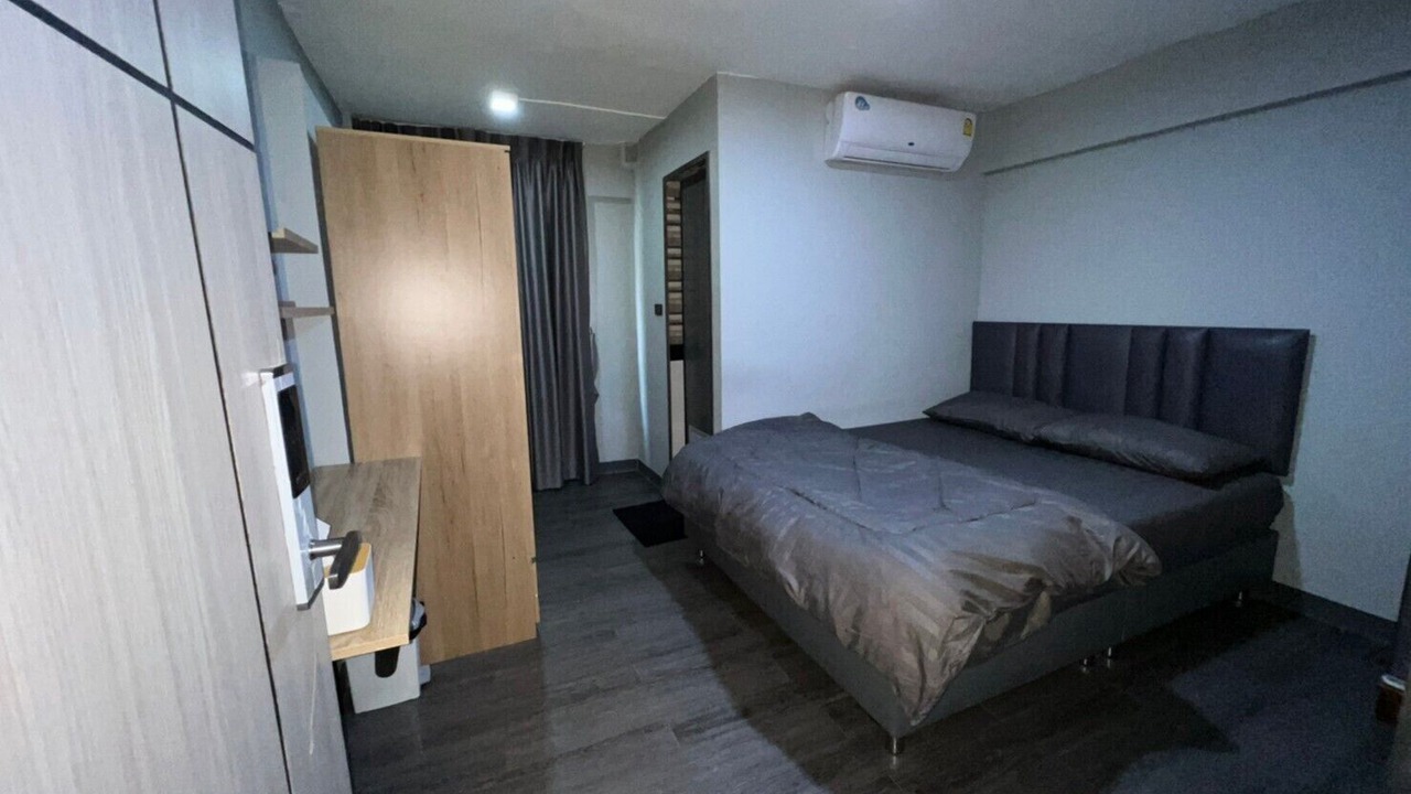 Photo of Bedroom in Phra Khanong Nuea