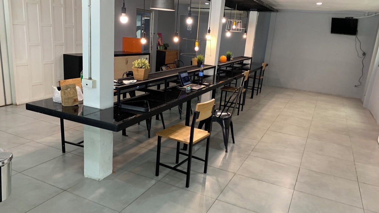 Photo of Livingroom in Khlong Tan
