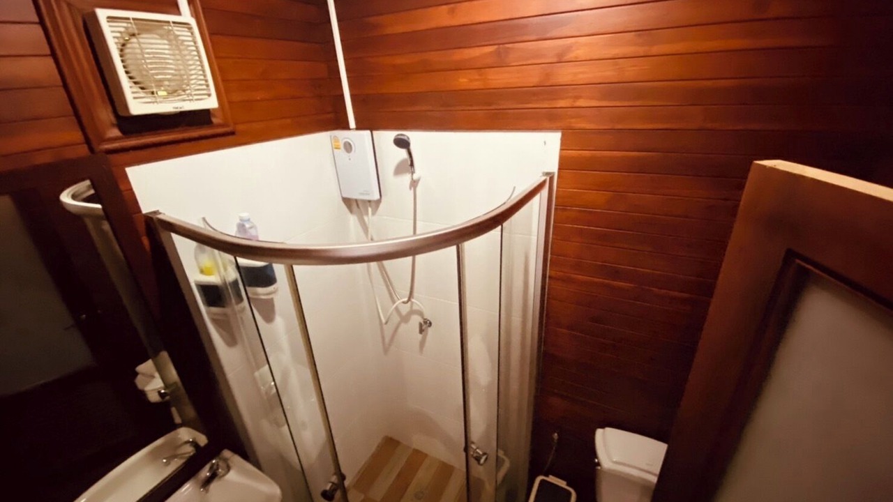 Photo of Bathroom in Pong