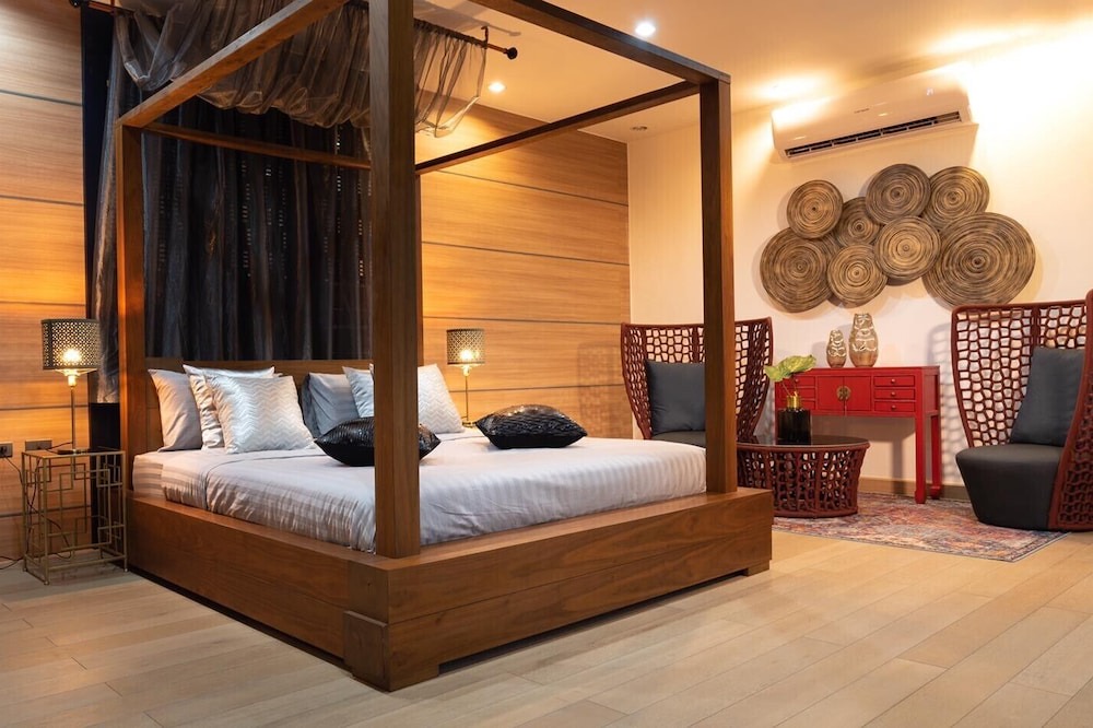 Photo of Bedroom in Khlong Tan Nuea