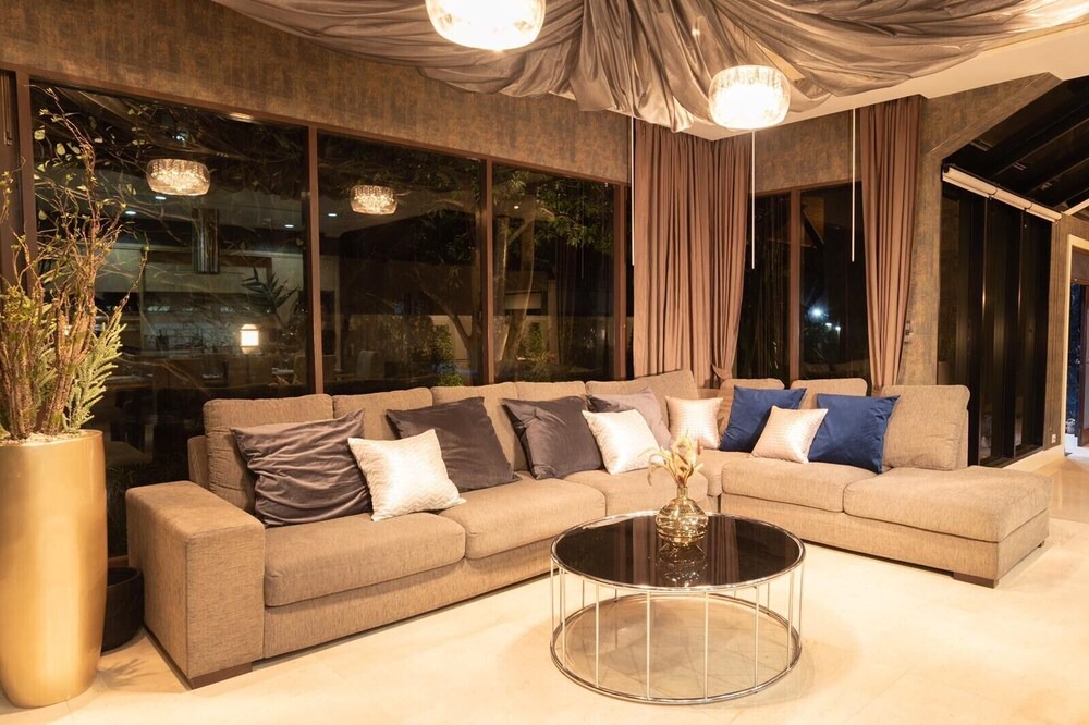 Photo of Livingroom in Khlong Tan Nuea