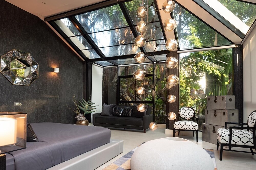 Photo of Bedroom in Khlong Tan Nuea