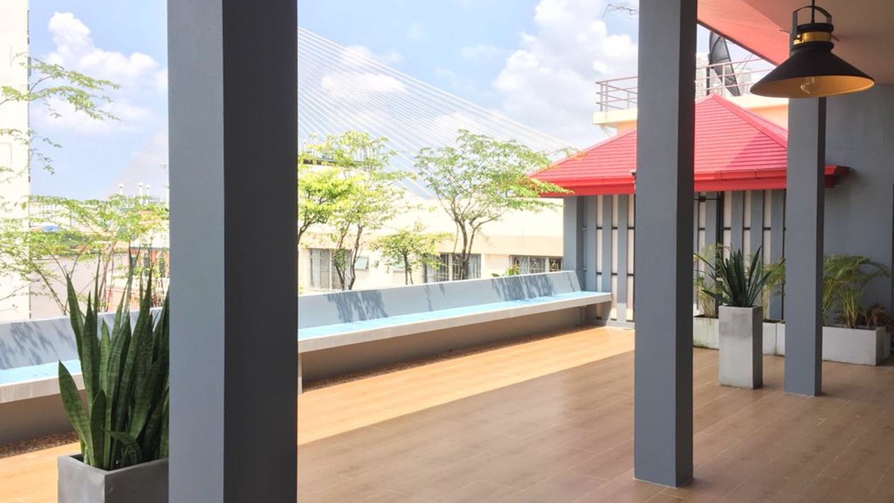 Photo of Patio Balcony in Wat Sam Phraya