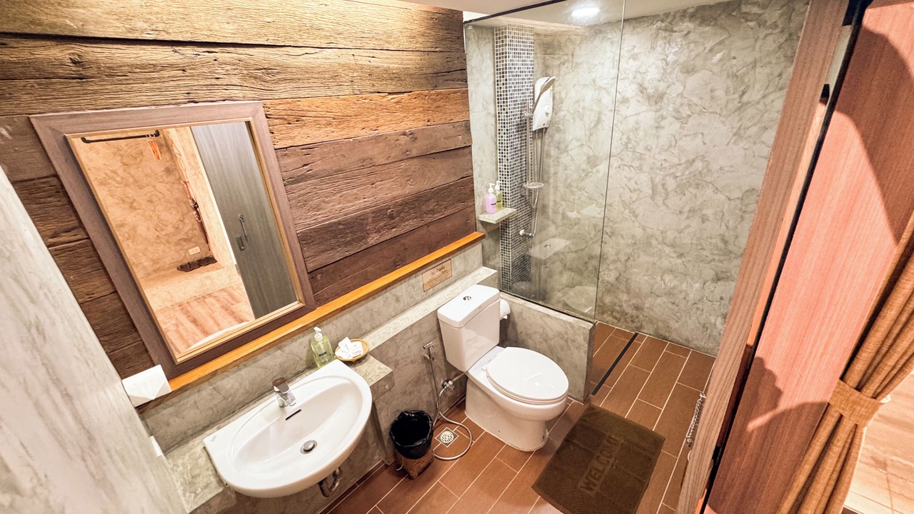 Photo of Bathroom in Din Daeng