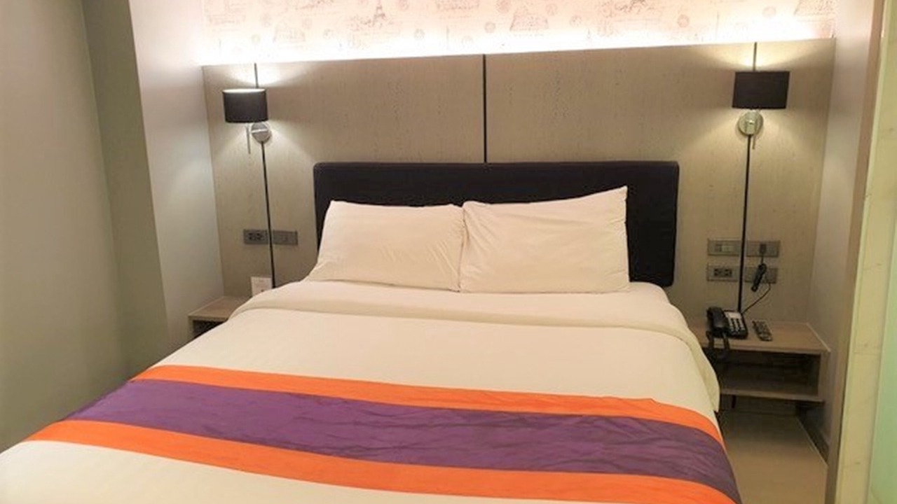 Photo of Bedroom in Phra Khanong Nuea